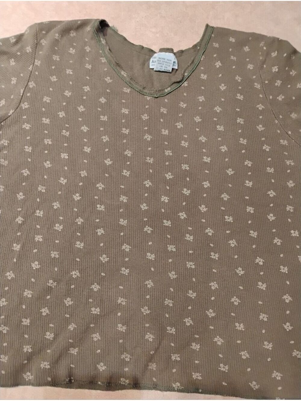 Authentic Original Abercrombie Olive Green Ribbed Tee with Tiny Cream Flowers - Picture 3 of 5